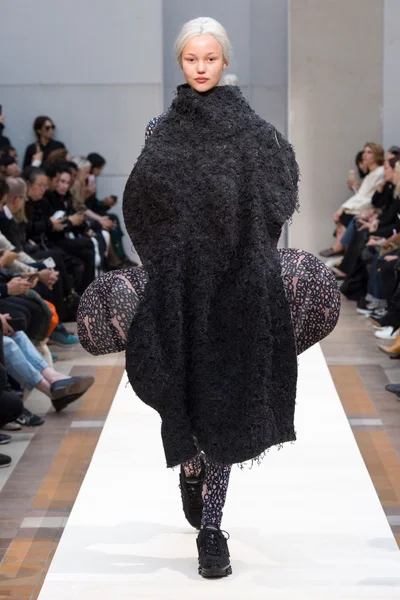 Look 9